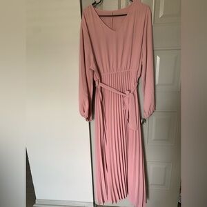 Elegant Pink Pleated Maxi Dress